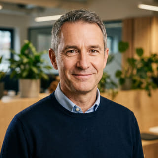 James Mitchell, Director Ejecutivo de Cresta Ahorranza